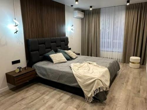 квартира за адресою Домбровського вул., 3б, к.1-3