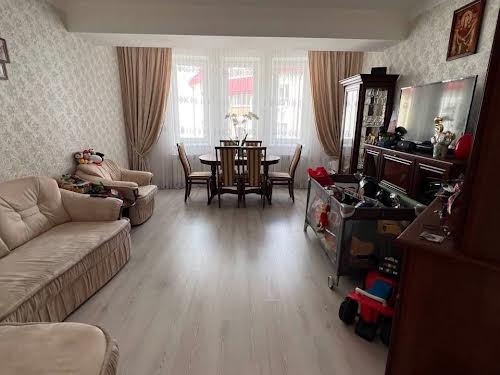 квартира за адресою Джона Ленона вул., 35