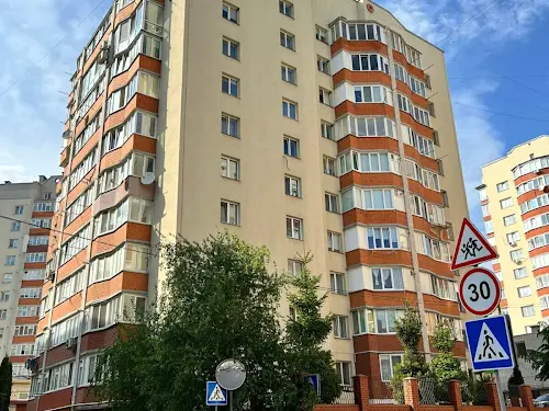 квартира за адресою Лісогринівецька вул., 24/2