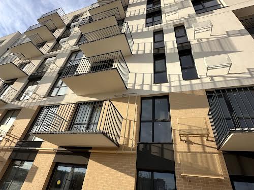 комерційна за адресою Садова вул., 77 к1