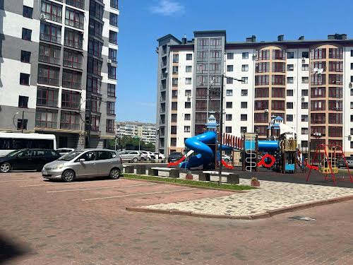 квартира за адресою Василя Симоненка вул., 22