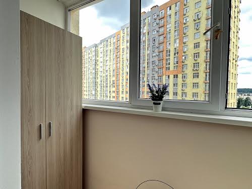 квартира за адресою Сім'ї Кульженків вул. (Петра Дегтяренка), 35