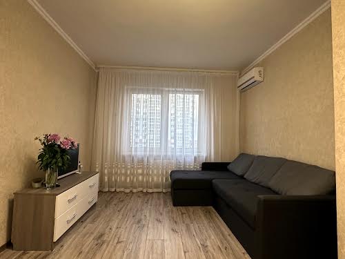 квартира за адресою Бориса Гмирі вул., 6а
