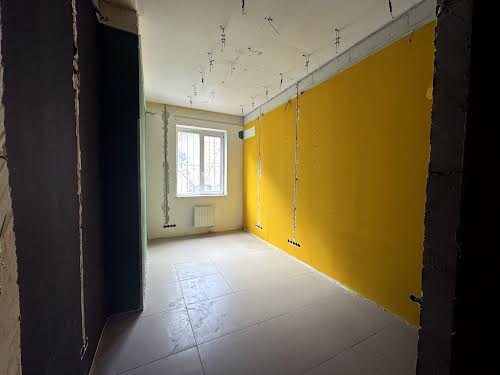 комерційна за адресою Саперно-Слобідська вул., 22