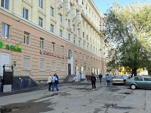комерційна за адресою Дмитра Яворницького просп. (Карла Маркса), 121а