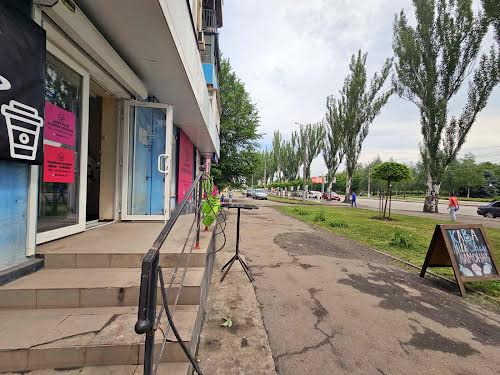 комерційна за адресою Проспект Металургів, 23/1