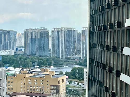 квартира за адресою Причальна вул., 10
