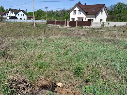 ділянка за адресою смт. Глеваха, Дорошенка, 3
