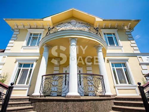будинок за адресою Грушева вул.