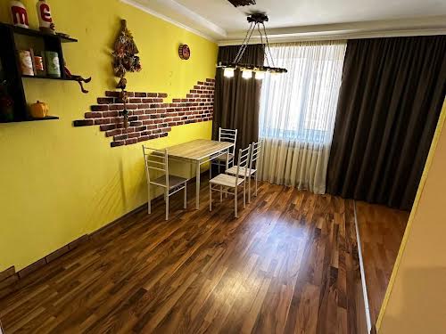 квартира за адресою Зарічанська вул., 2