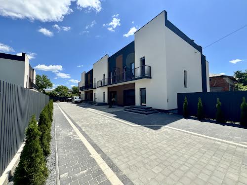 дом по адресу Ивано-Франковск, Героїв Миколаєва ул.
