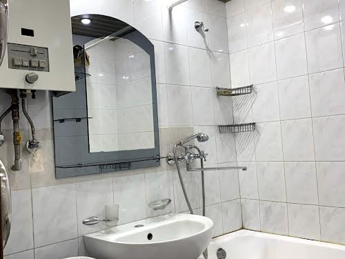 квартира за адресою Воскресенська, 12