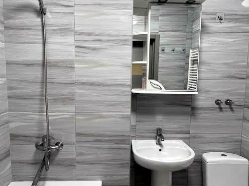 квартира за адресою Степана Бандери вул., 1е