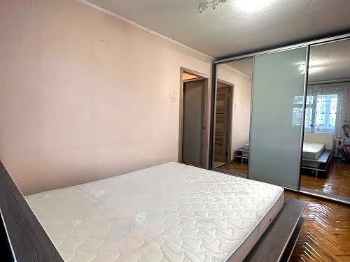 квартира за адресою Космонавтів вул., 26