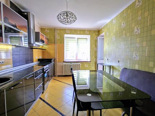 квартира за адресою Вишняківська вул., 9