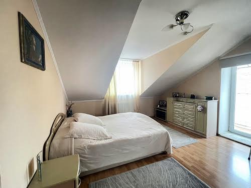 квартира за адресою Коновальця вул., 3