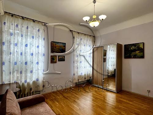 квартира за адресою Михайлівська вул., 22-Б