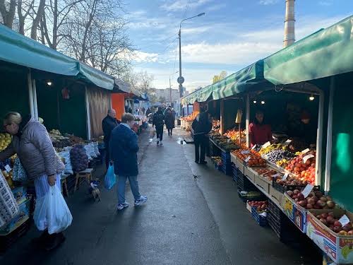 комерційна за адресою Світлицького вул., 31