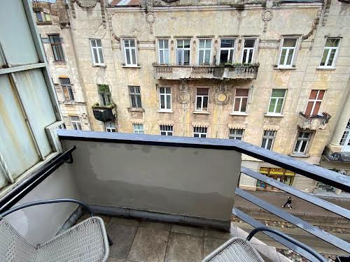 квартира за адресою Гетьмана Петра Дорошенка вул. (), 12
