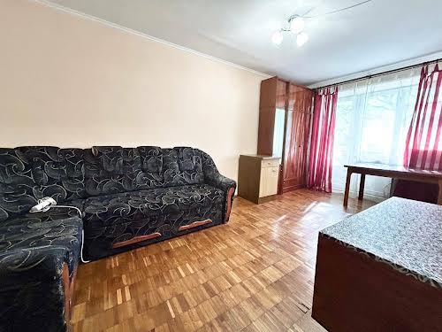 квартира за адресою Михайла Максимовича вул., 3