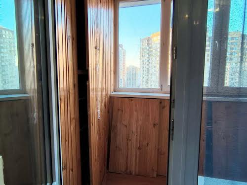 квартира за адресою Анни Ахматової вул., 37