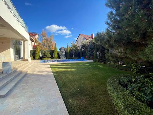 будинок за адресою Кленова вул.