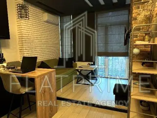 квартира за адресою Регенераторна вул., 4
