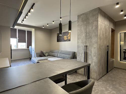 квартира за адресою Театральна, 21