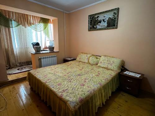 квартира за адресою Івана Миколайчука вул., 12