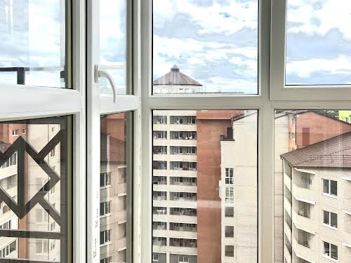 квартира по адресу Українська ул., 83 б