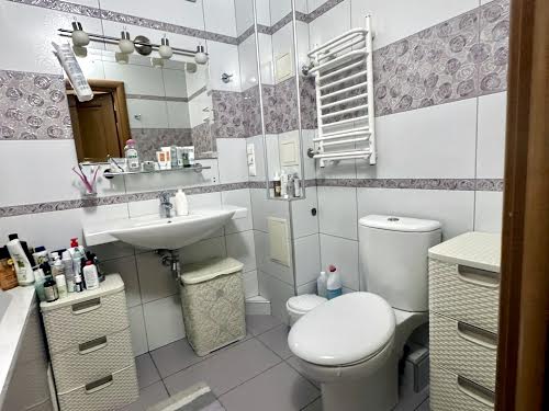 квартира за адресою Рибальська вул., 8