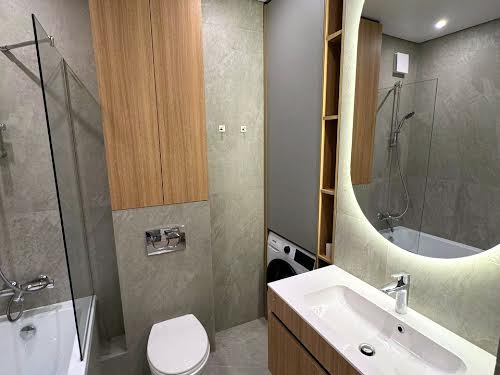 квартира за адресою Домбровського вул., 75