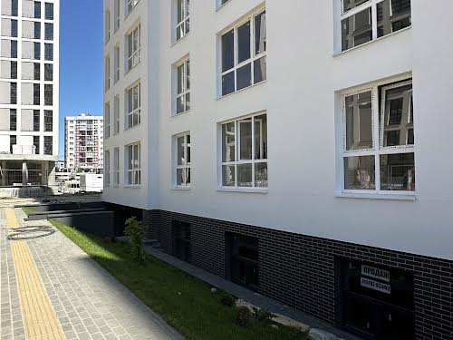 комерційна за адресою Залізнична вул., 9-Н