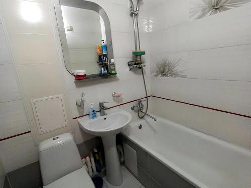 квартира за адресою Космонавтів вул., 17