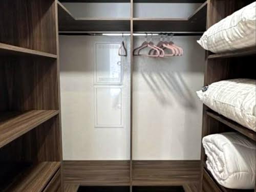 квартира за адресою Домбровського вул., 3б, к.1-3