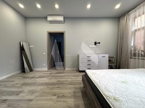 квартира за адресою Шпитальна вул., 26