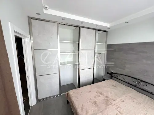 квартира за адресою Зарічна вул., 4