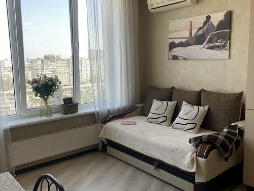 квартира за адресою Богатирська вул., 6а