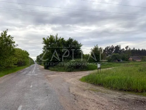 участок по адресу с. Погребы, озерна