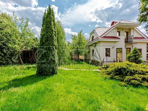 дом по адресу с. Белогородка, Чернобыльская