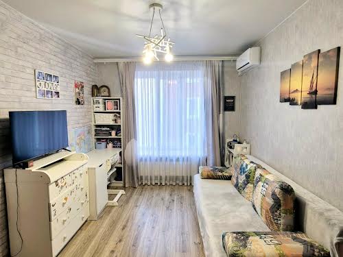 квартира за адресою Свято-Покровська вул. (Леніна), 73б