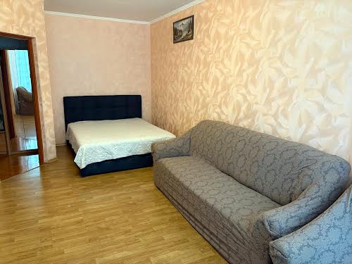 квартира за адресою Анни Ахматової вул., 35-А