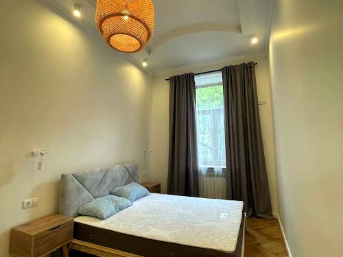 квартира за адресою Пекарська вул., 24