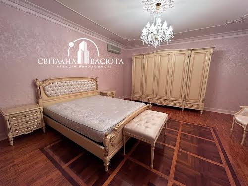 квартира за адресою Старонаводницька вул., 4В