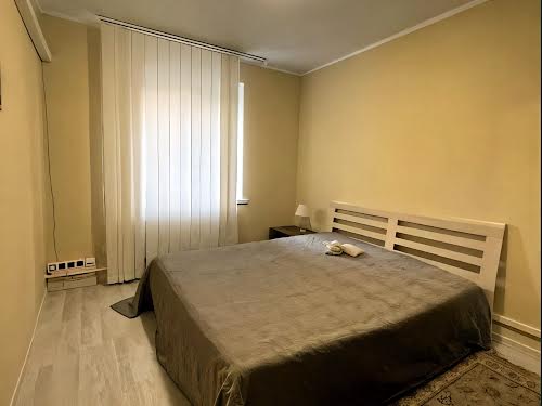 квартира за адресою Леоніда Первомайського вул., 5-А