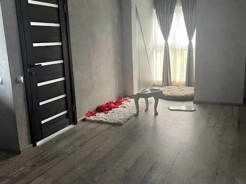 комерційна за адресою Київська вул., 77