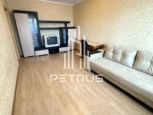 квартира за адресою Ревуцького вул., 4