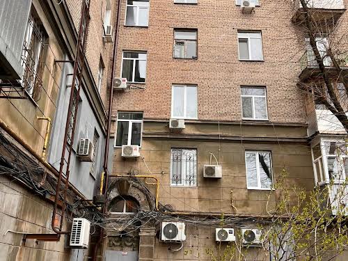 квартира за адресою Вокзальна пл. (Петровського), 1