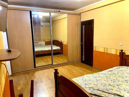 квартира за адресою Зодчих вул., 38
