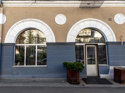 комерційна за адресою Дарвіна вул., 8
